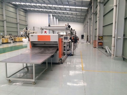 kupować Zastąpić tradycyjną folię dekoracyjną z PVC, najcieńszą 0,15 mm PETG Makina do produkcji folii dekoracyjnej,z jednostką powłoki online, błyszczącą / matową teksturą online manufacture