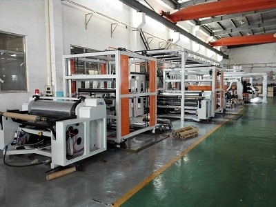 kupować 1220 mm Maszyna do arkuszy PCV Przezroczysta linia do wytłaczania sztywnych arkuszy online manufacture
